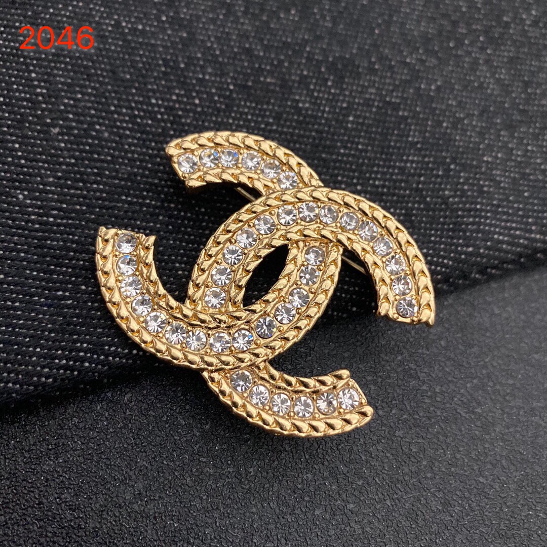 Chanel brooch 108385
