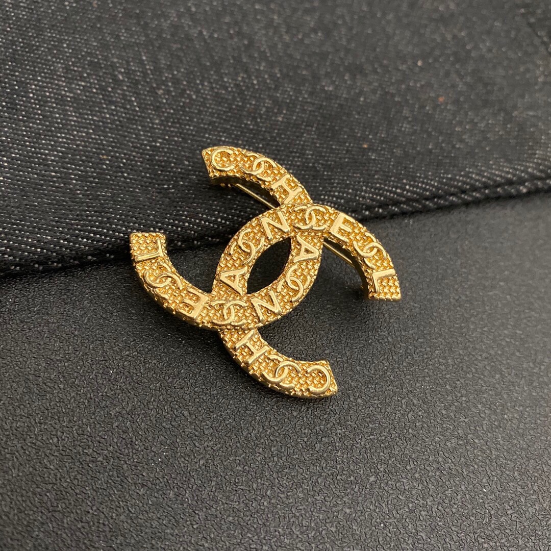 Chanel brooch 108387