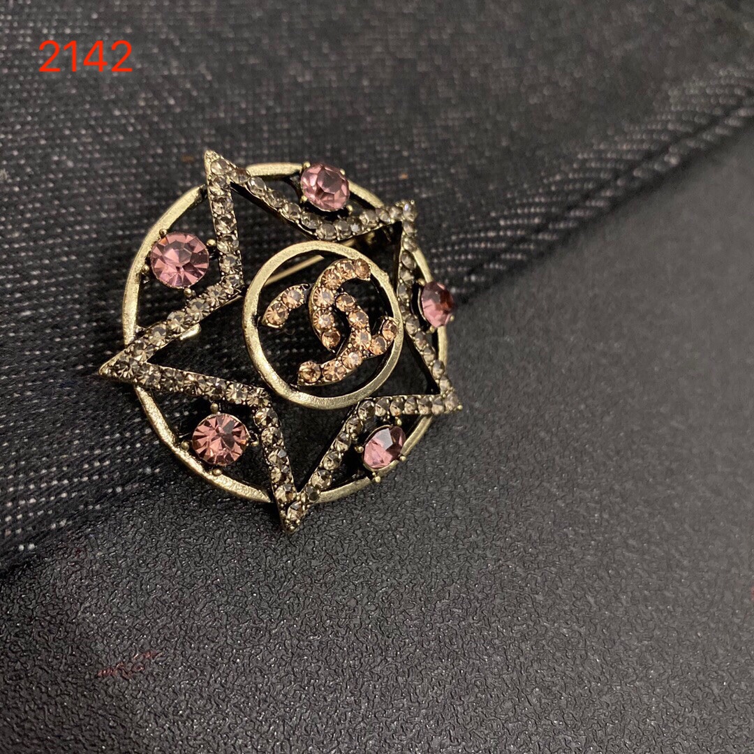 Chanel brooch 108388