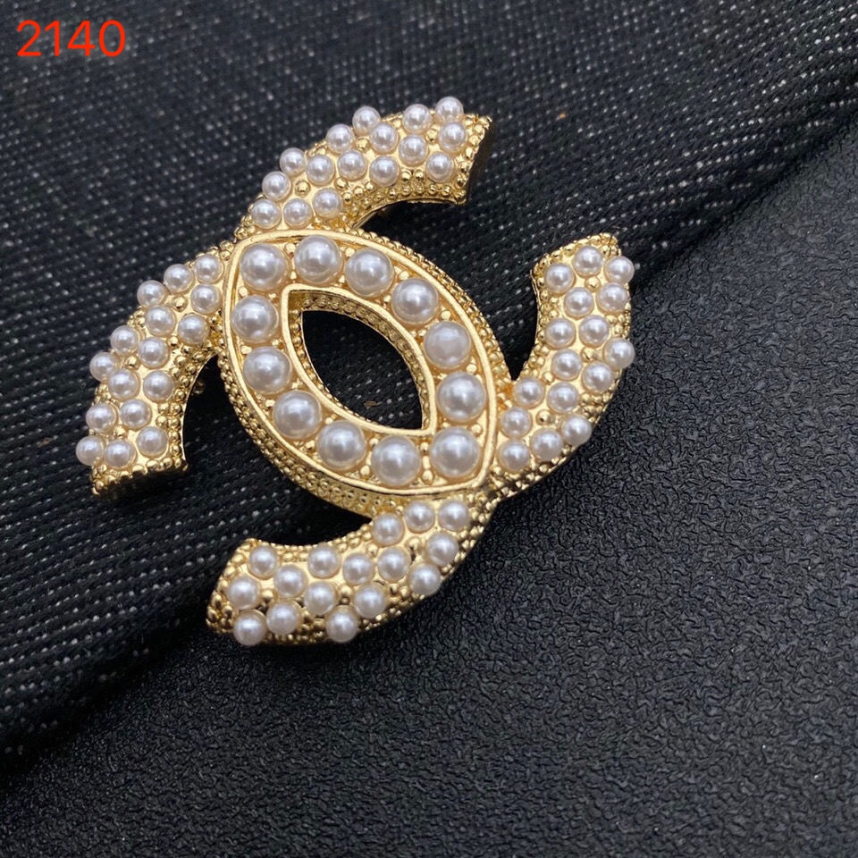 Chanel brooch 108390