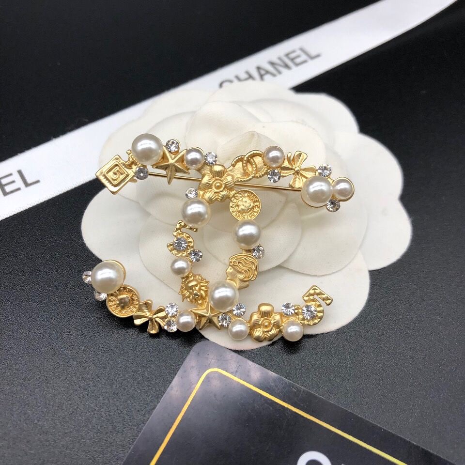 Chanel brooch 108392