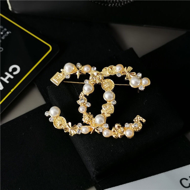 Chanel brooch 108392