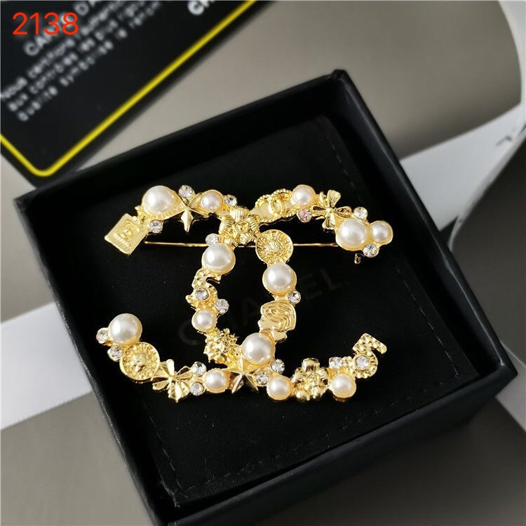 Chanel brooch 108392