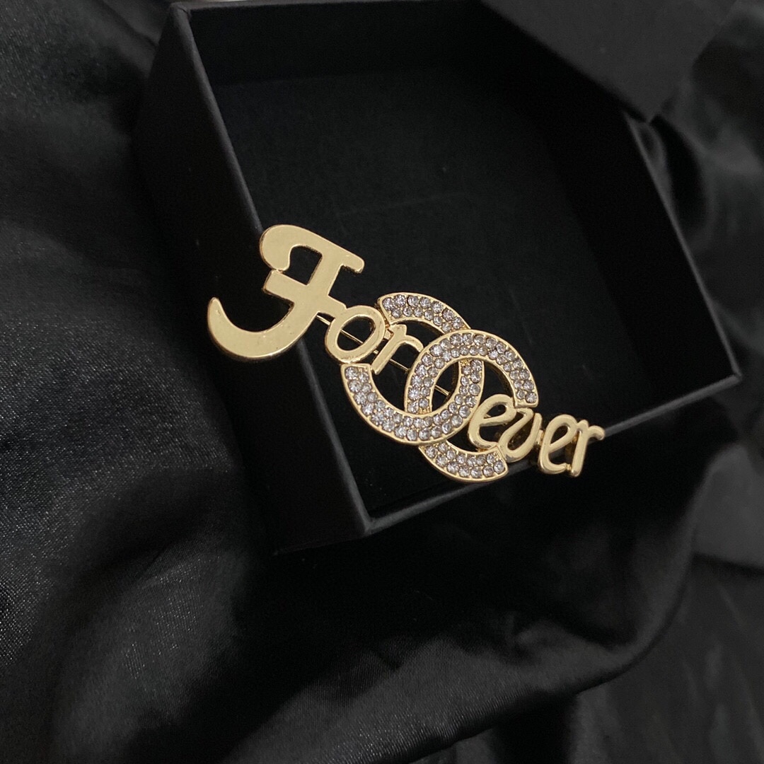 Chanel brooch 108401