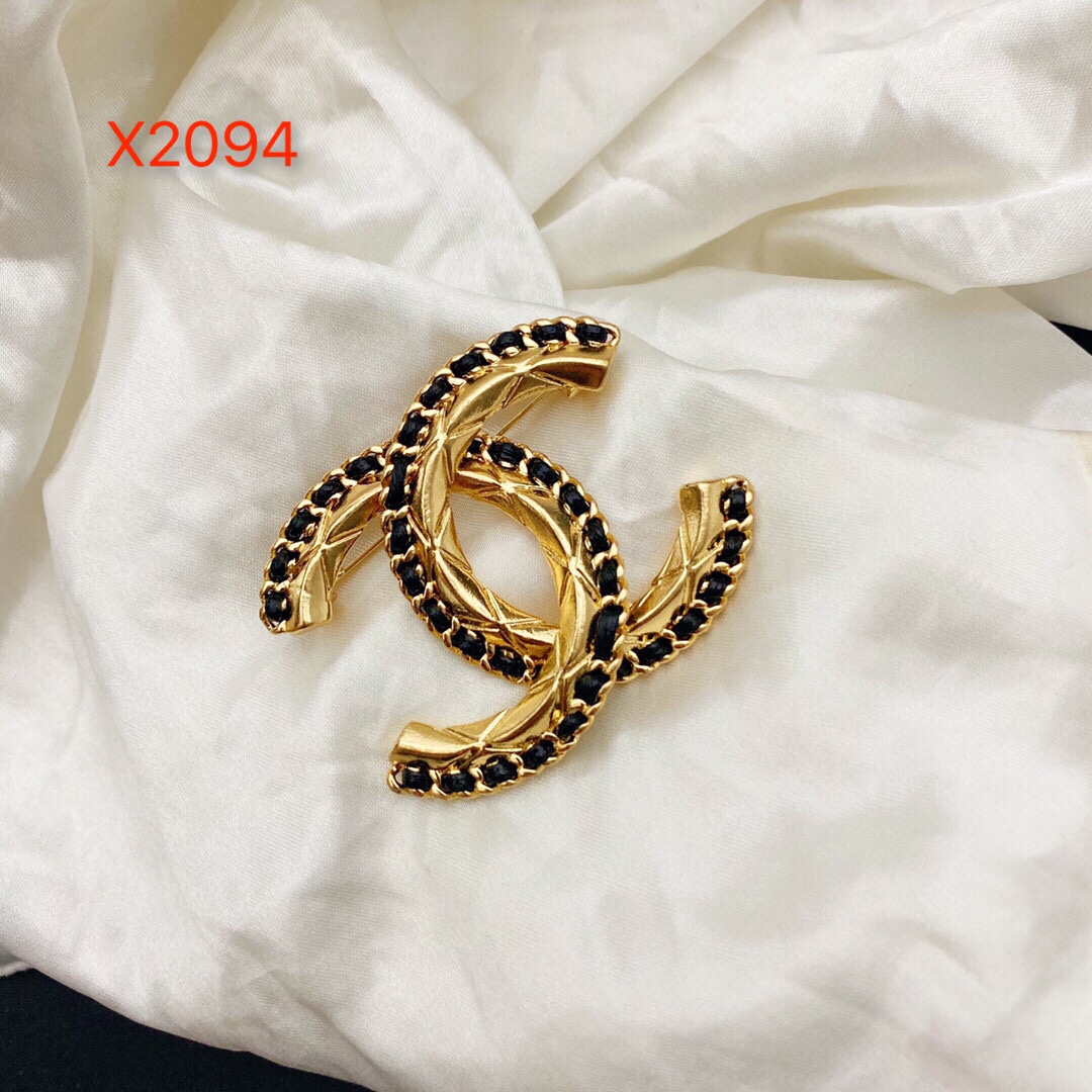 Chanel brooch 108414