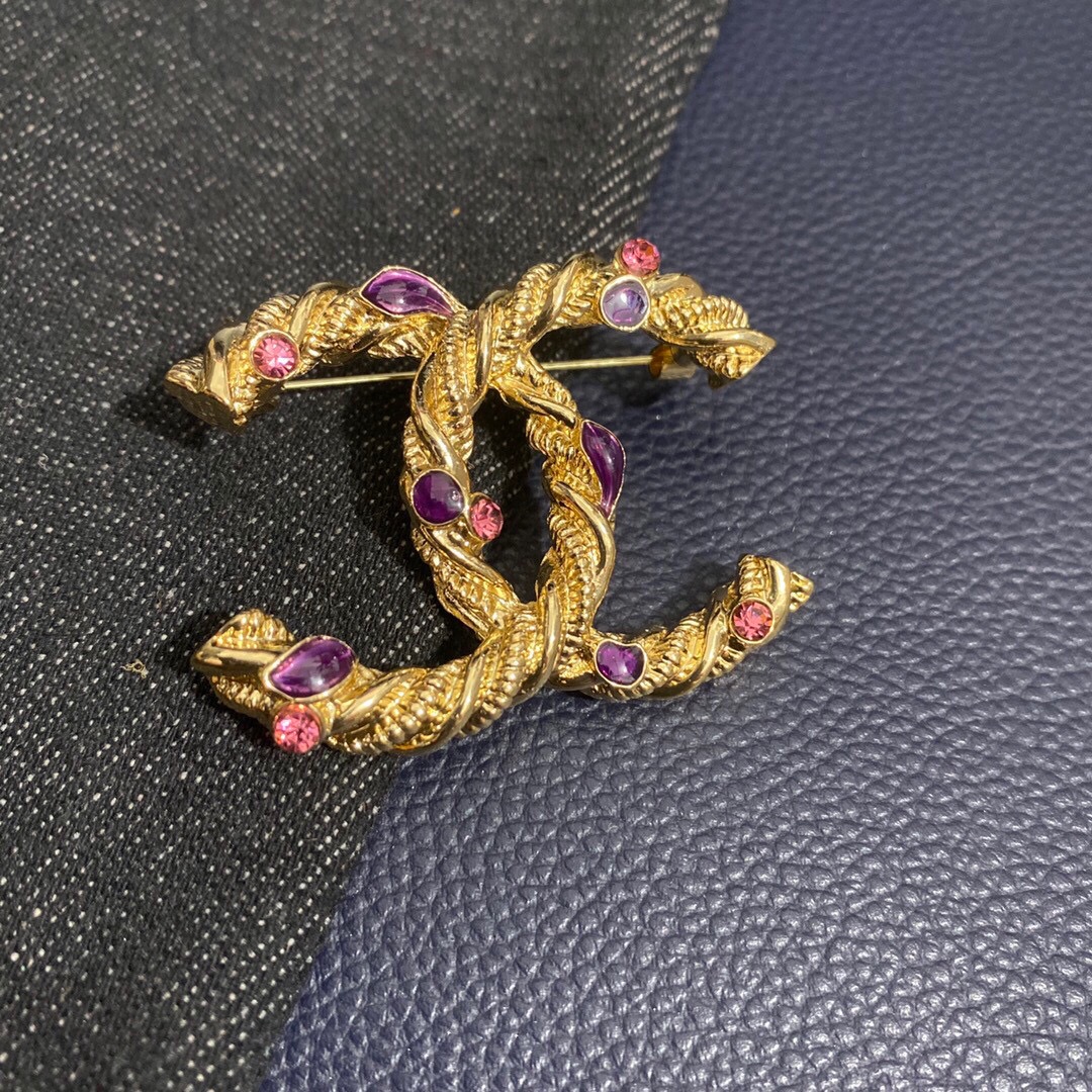 Chanel brooch 108416