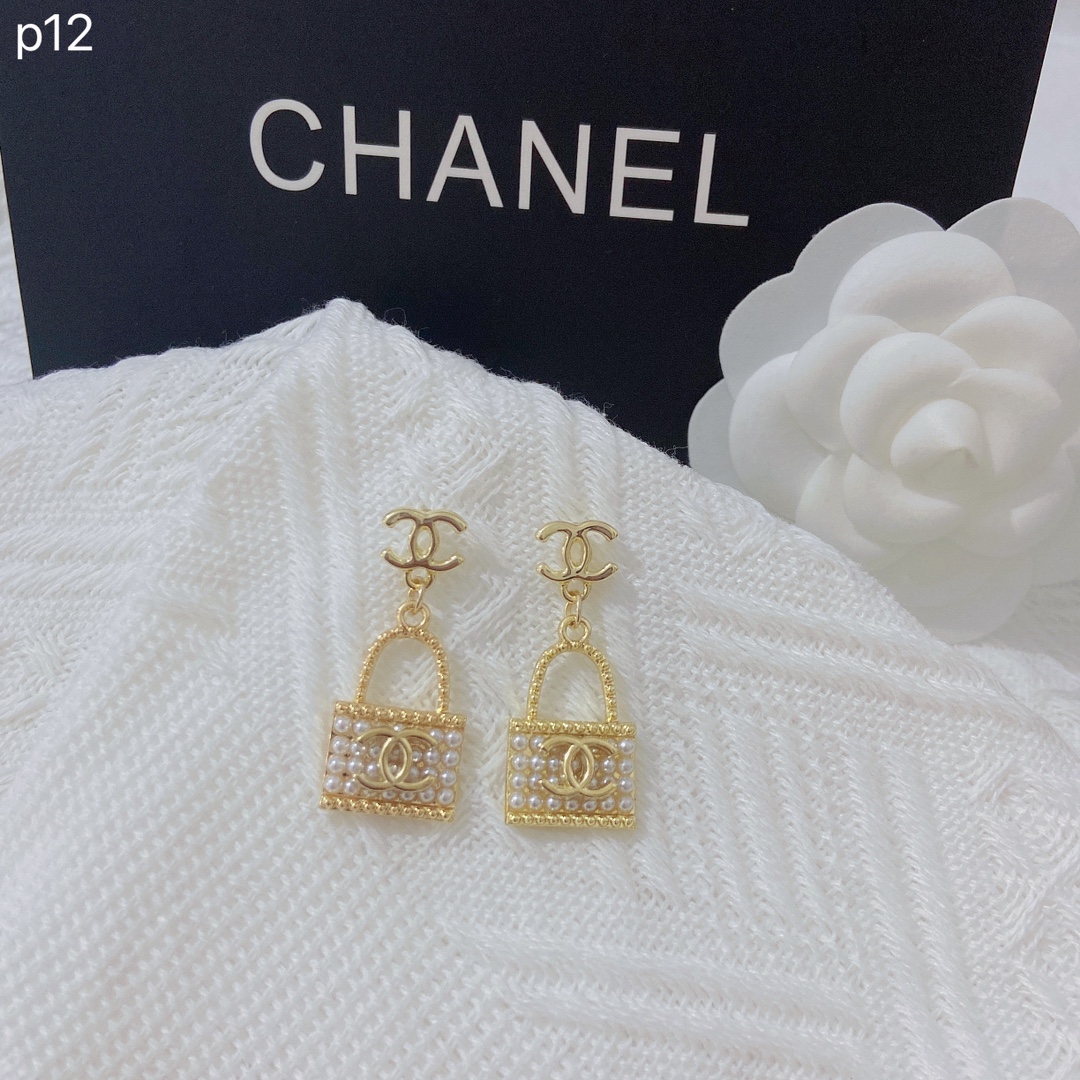 Chanel earring 108439
