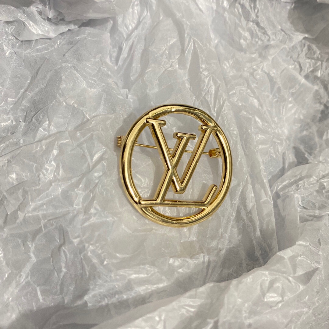 LV Brooch 108382