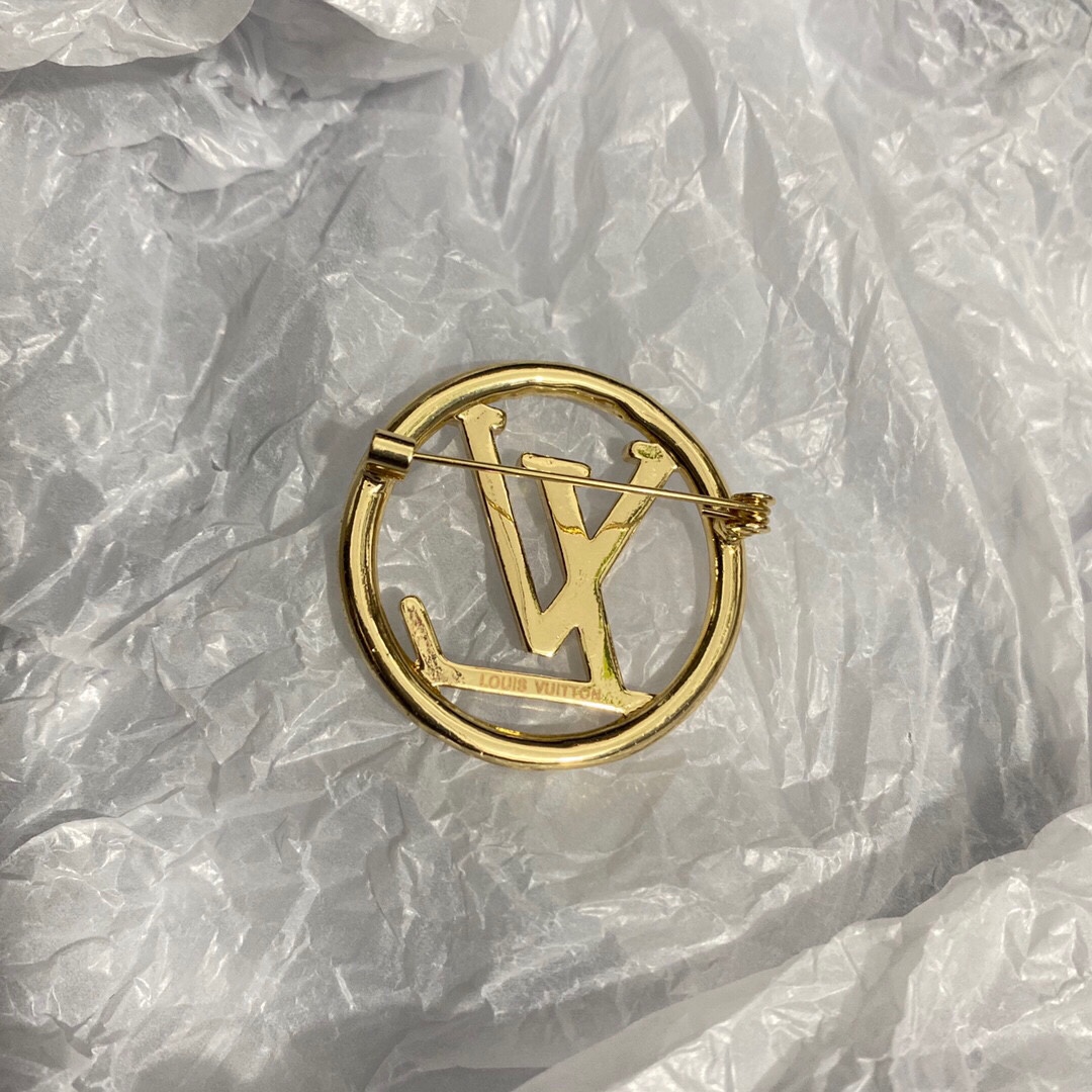 LV Brooch 108382