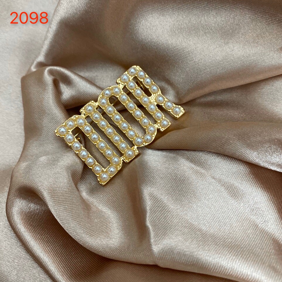 Dior brooch 108415