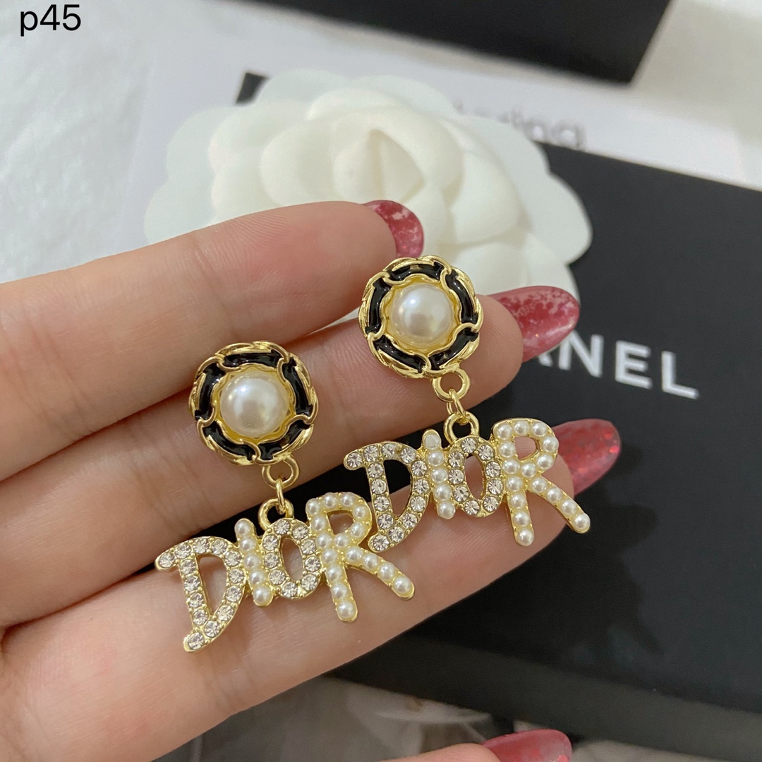 p45 Dior earrings 108465