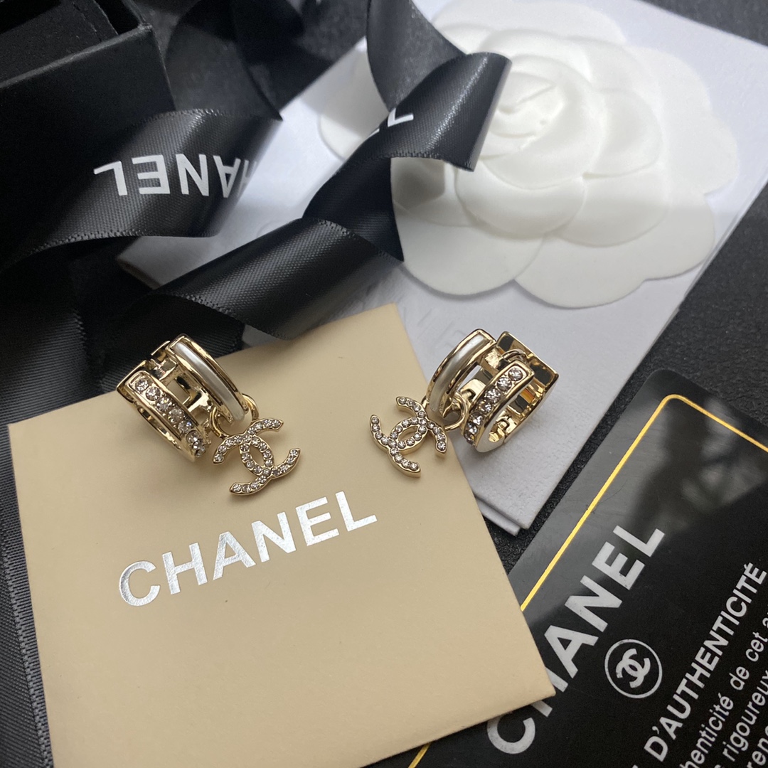 A284 Chanel earring 108235