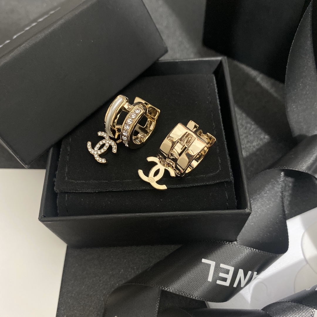 A284 Chanel earring 108235