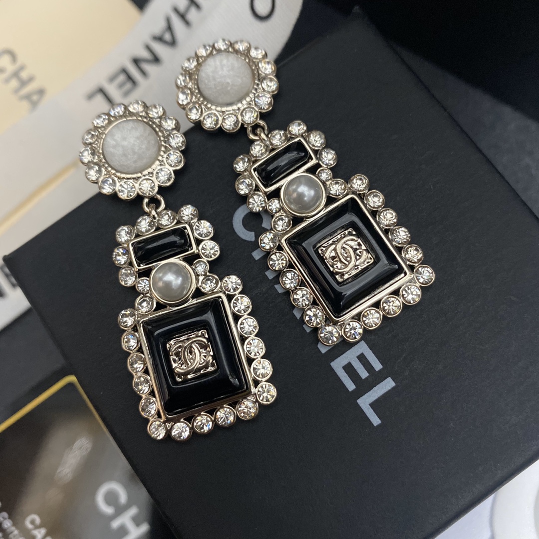 A338  Chanel earring 108246