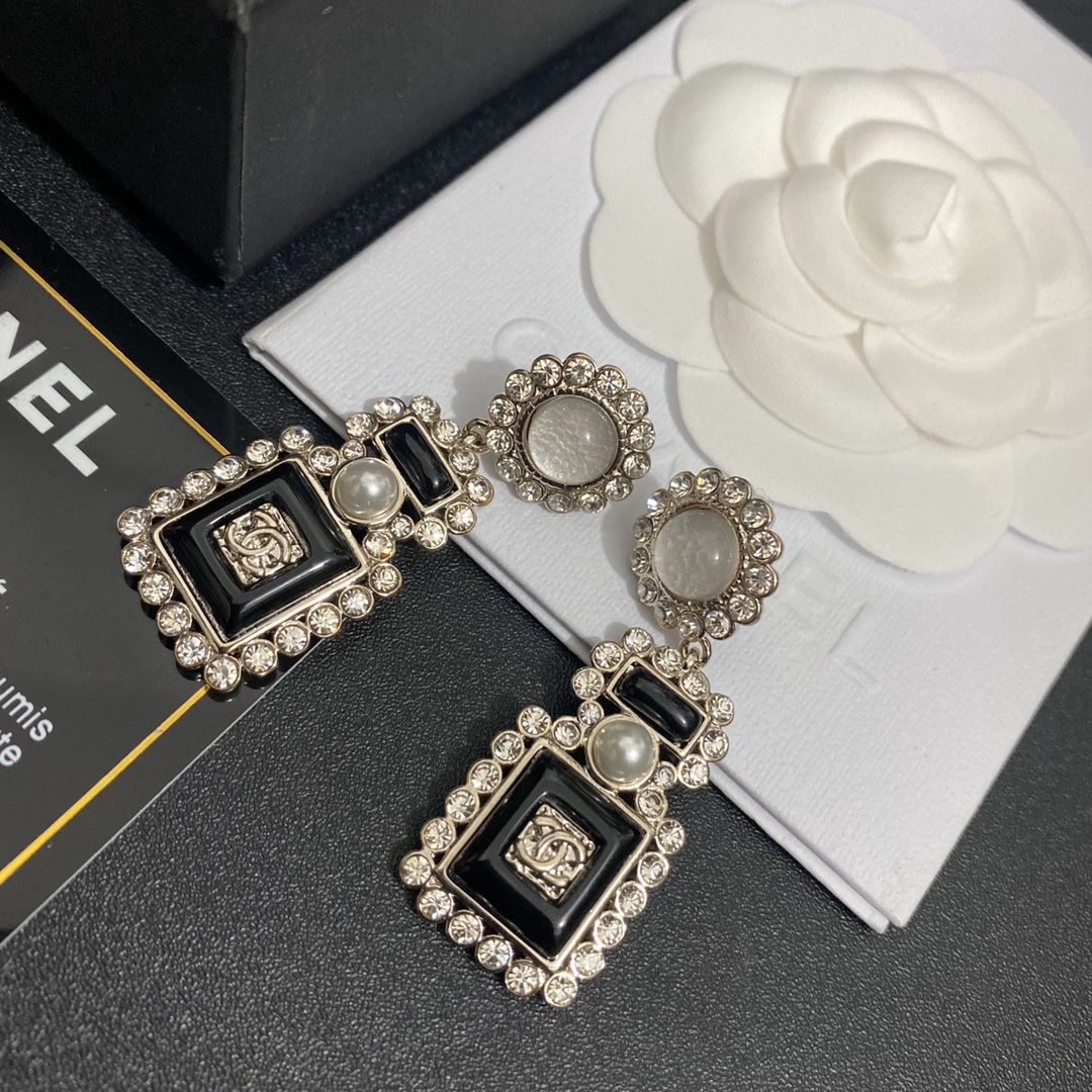 A338  Chanel earring 108246