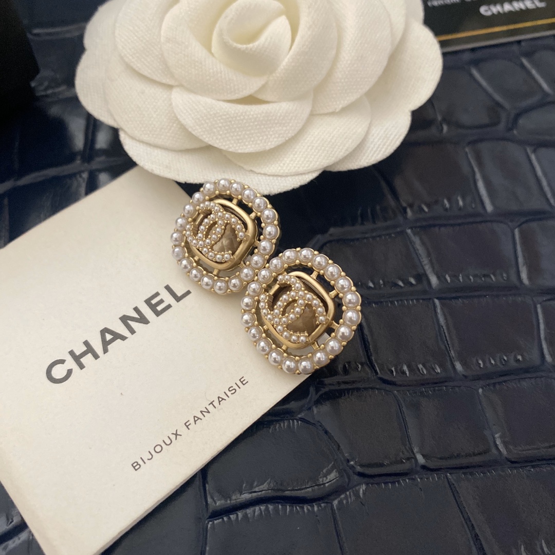 A210 Chanel earring 108247