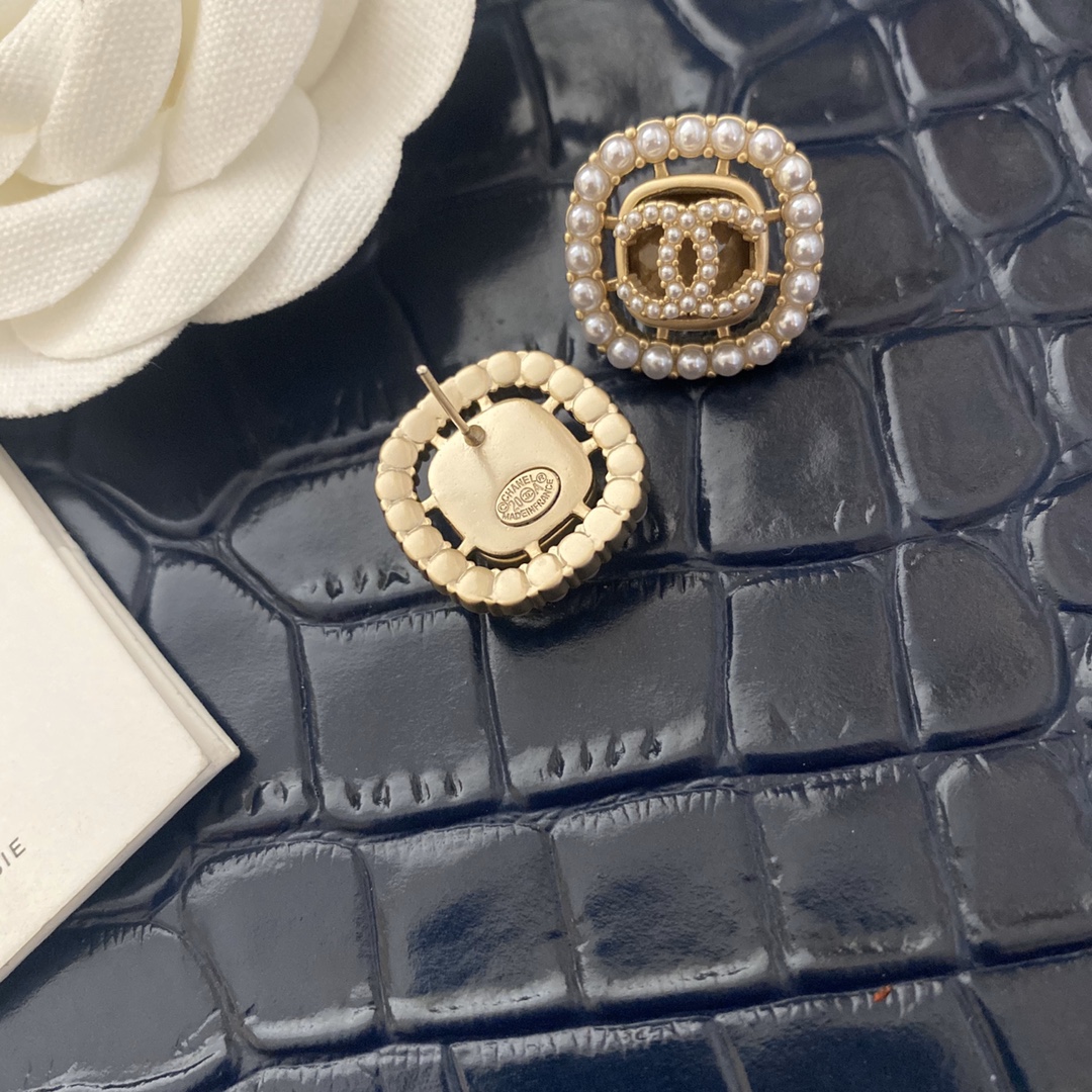 A210 Chanel earring 108247