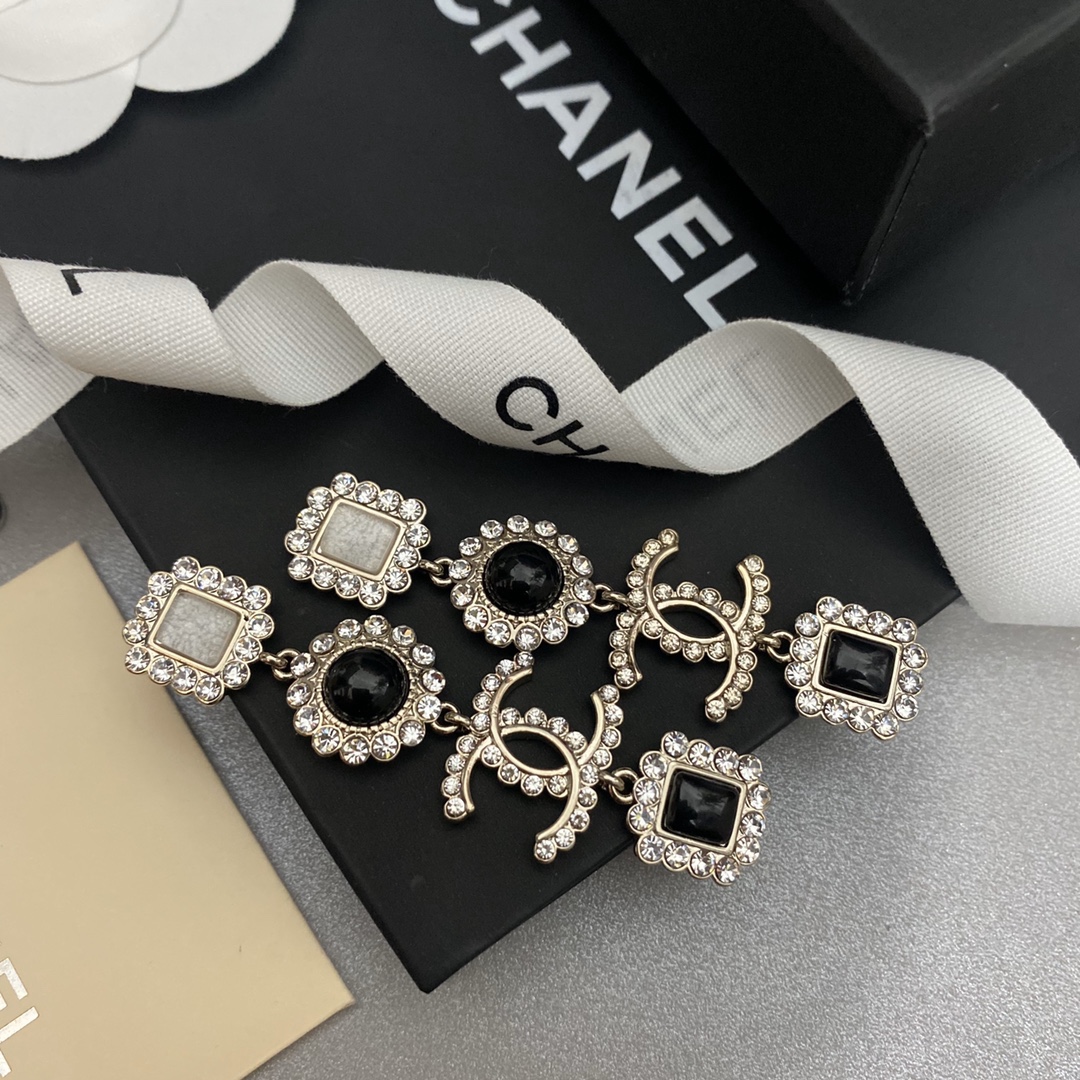 A831  Chanel earring 108250