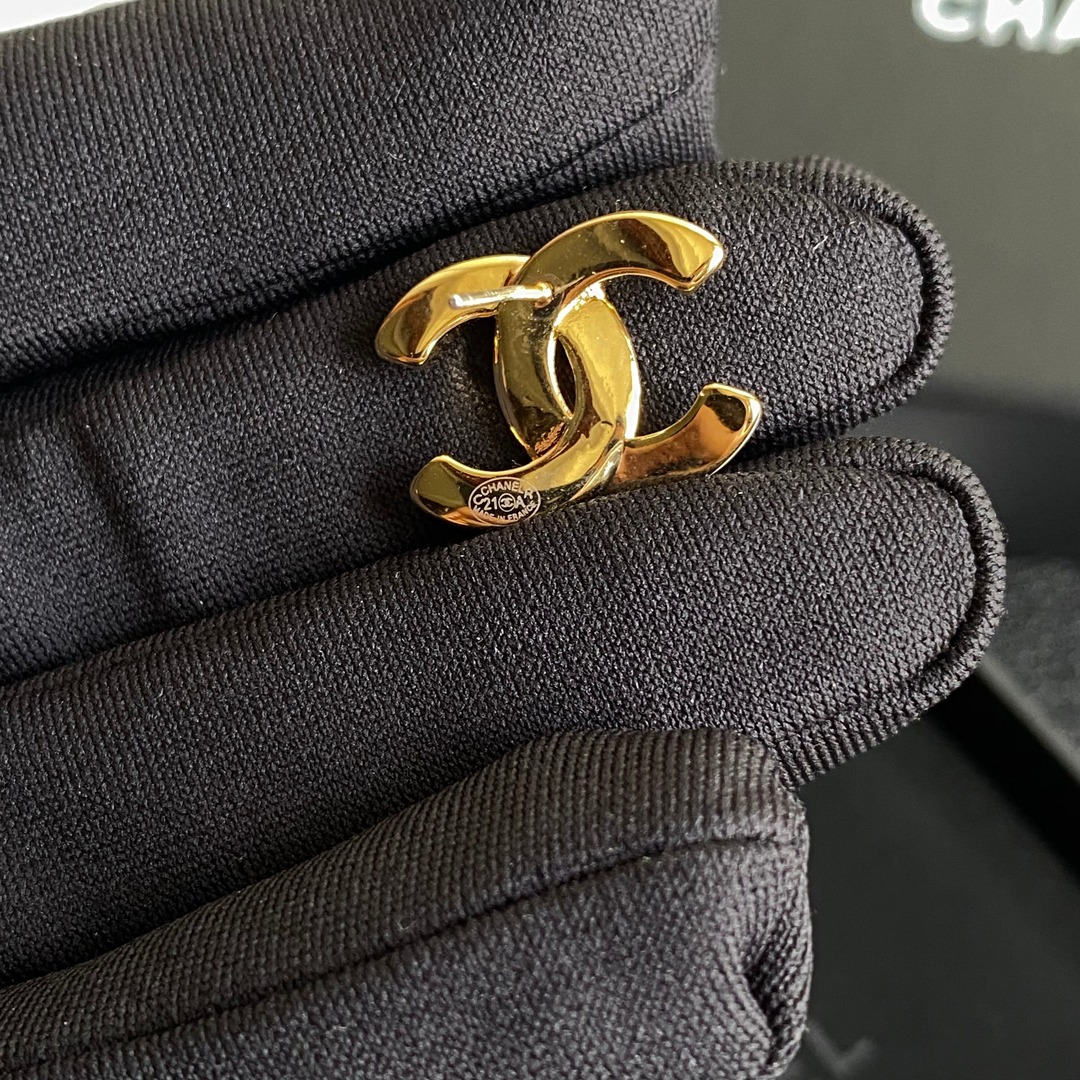 A595  Chanel earring 108251
