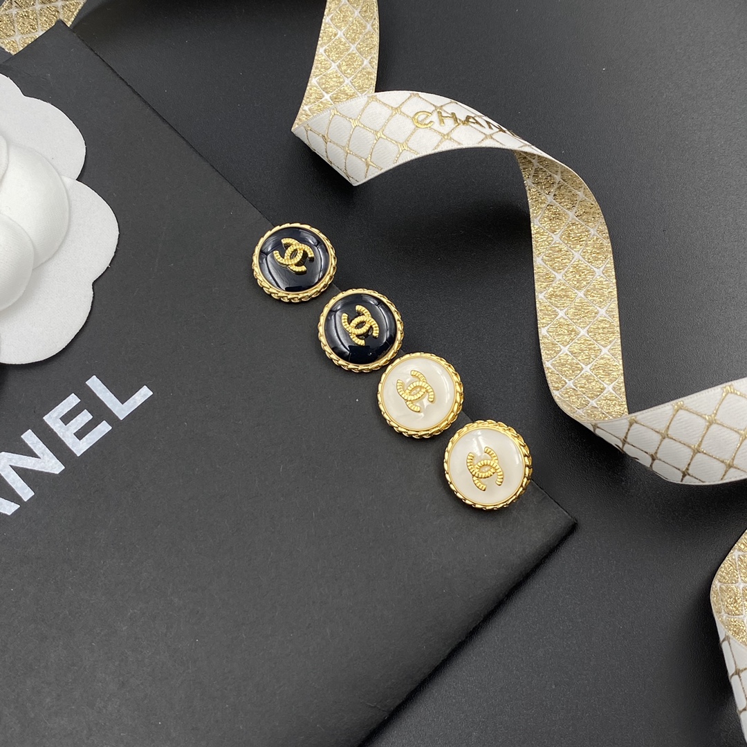 A842/A843 Chanel earring 108255