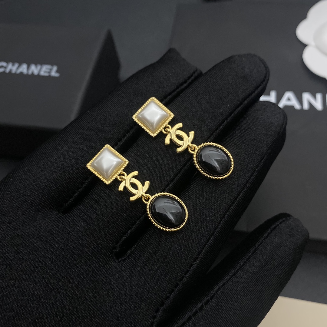 A720  Chanel earring 108272