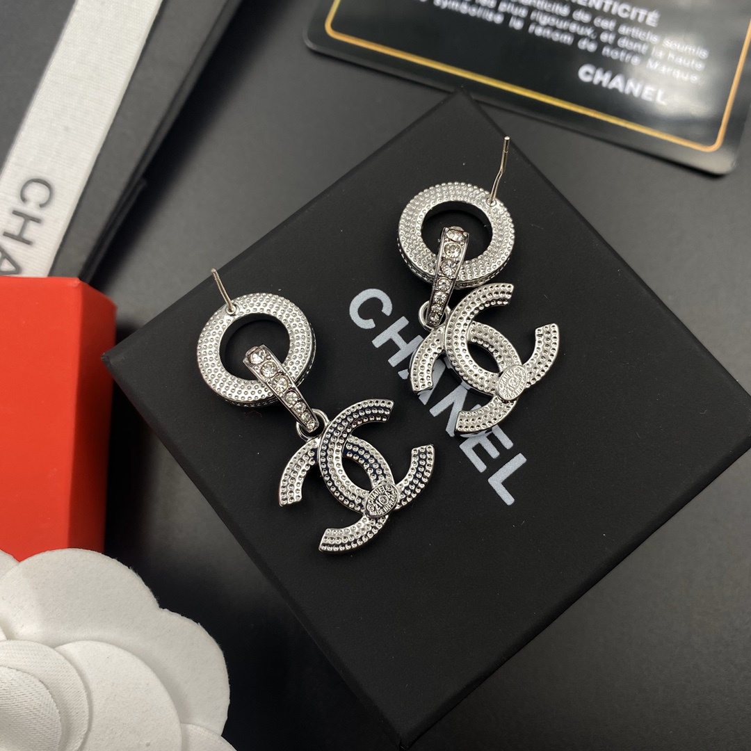 A323 Chanel earring 108303