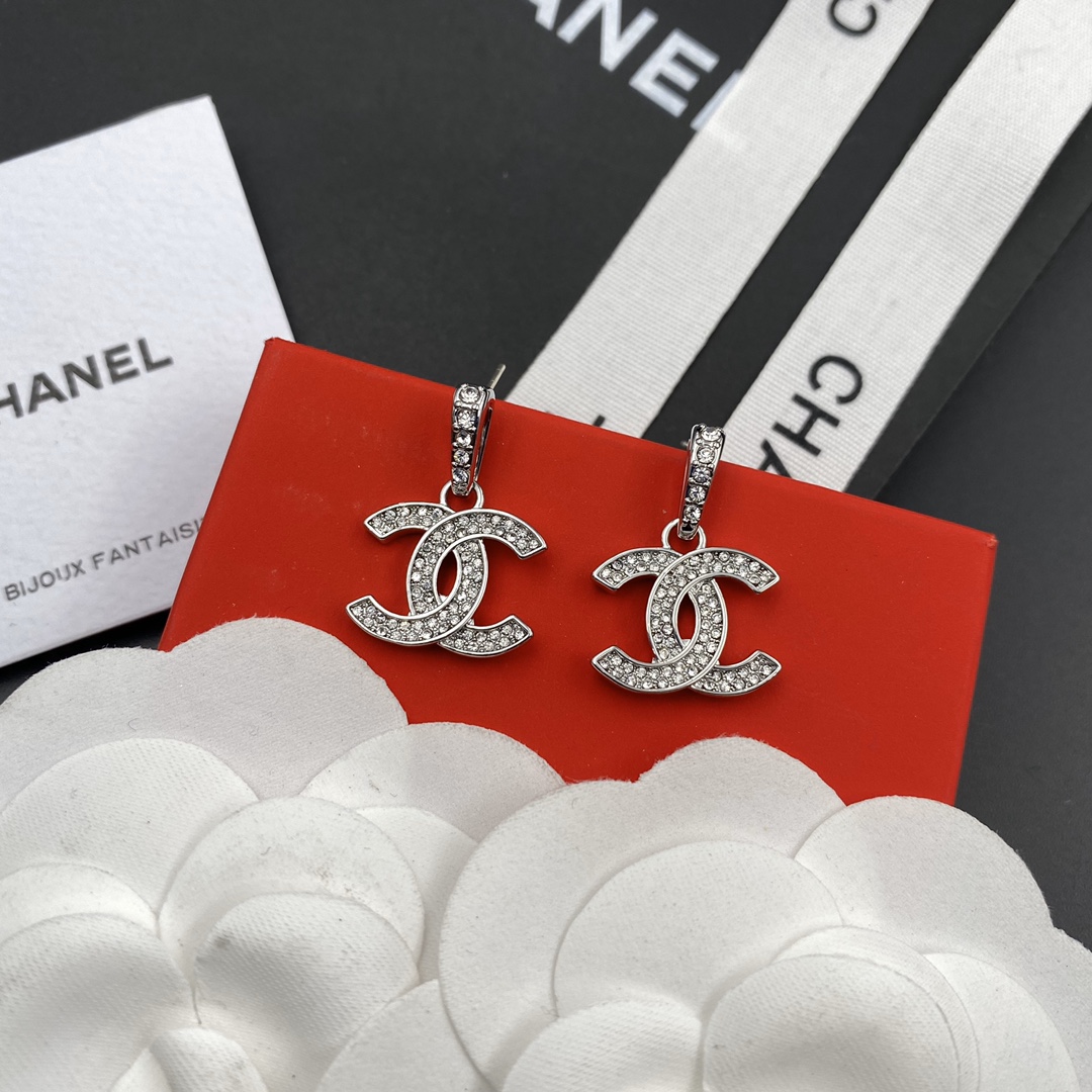 A620 Chanel earring 108308
