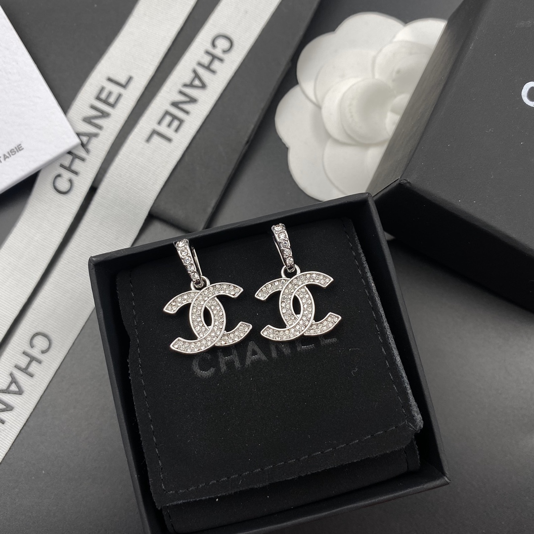 A620 Chanel earring 108308