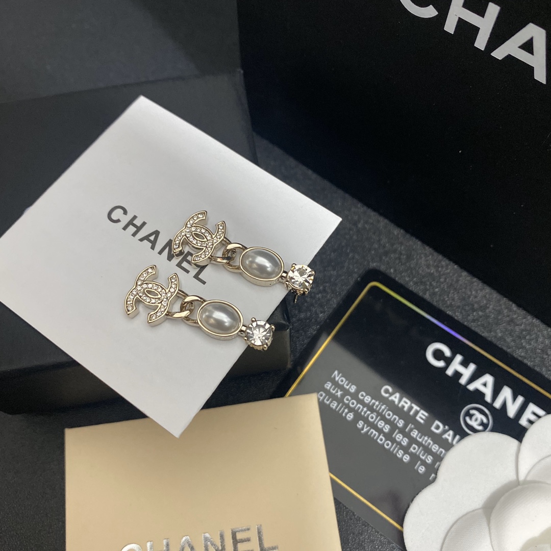 A732  Chanel earring 108316