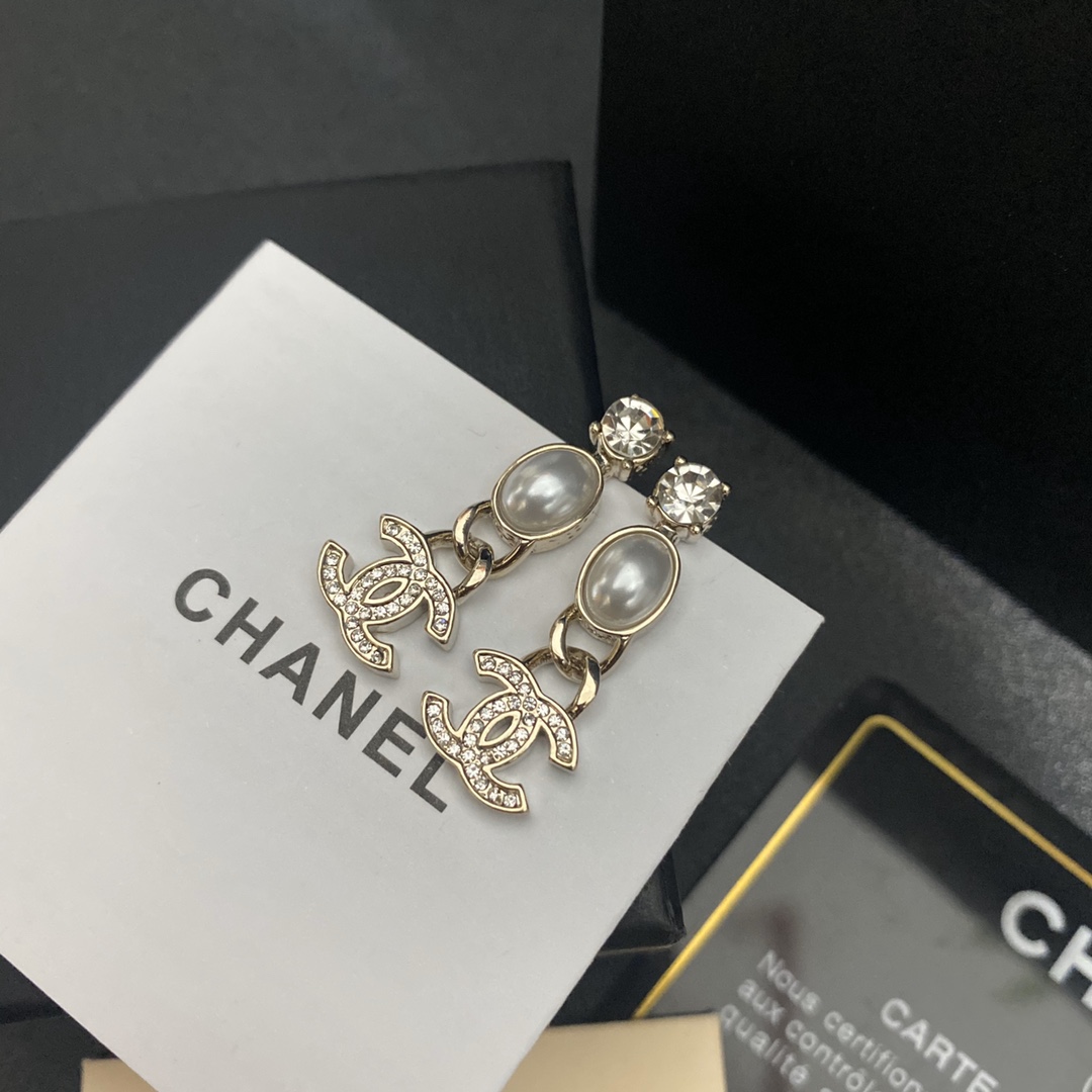A732  Chanel earring 108316