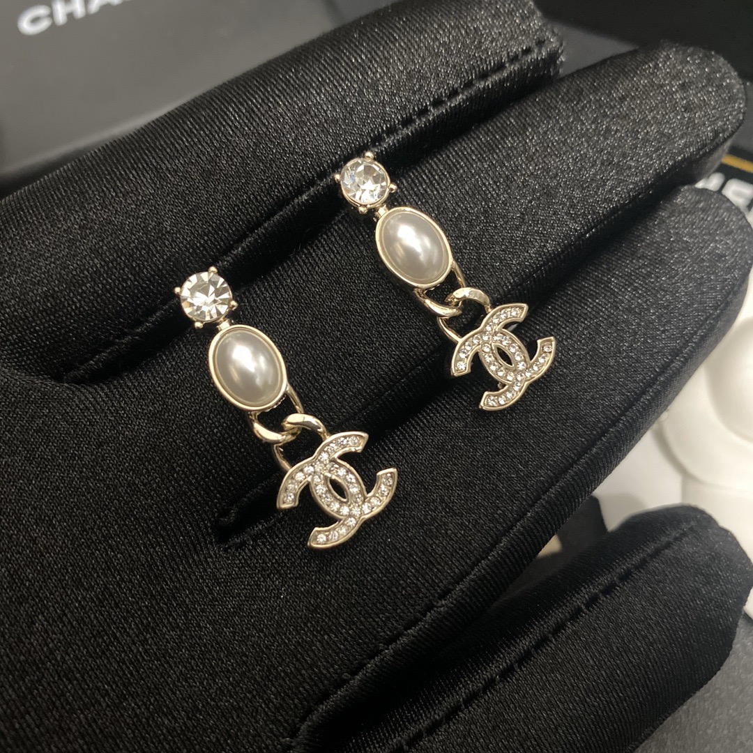 A732  Chanel earring 108316