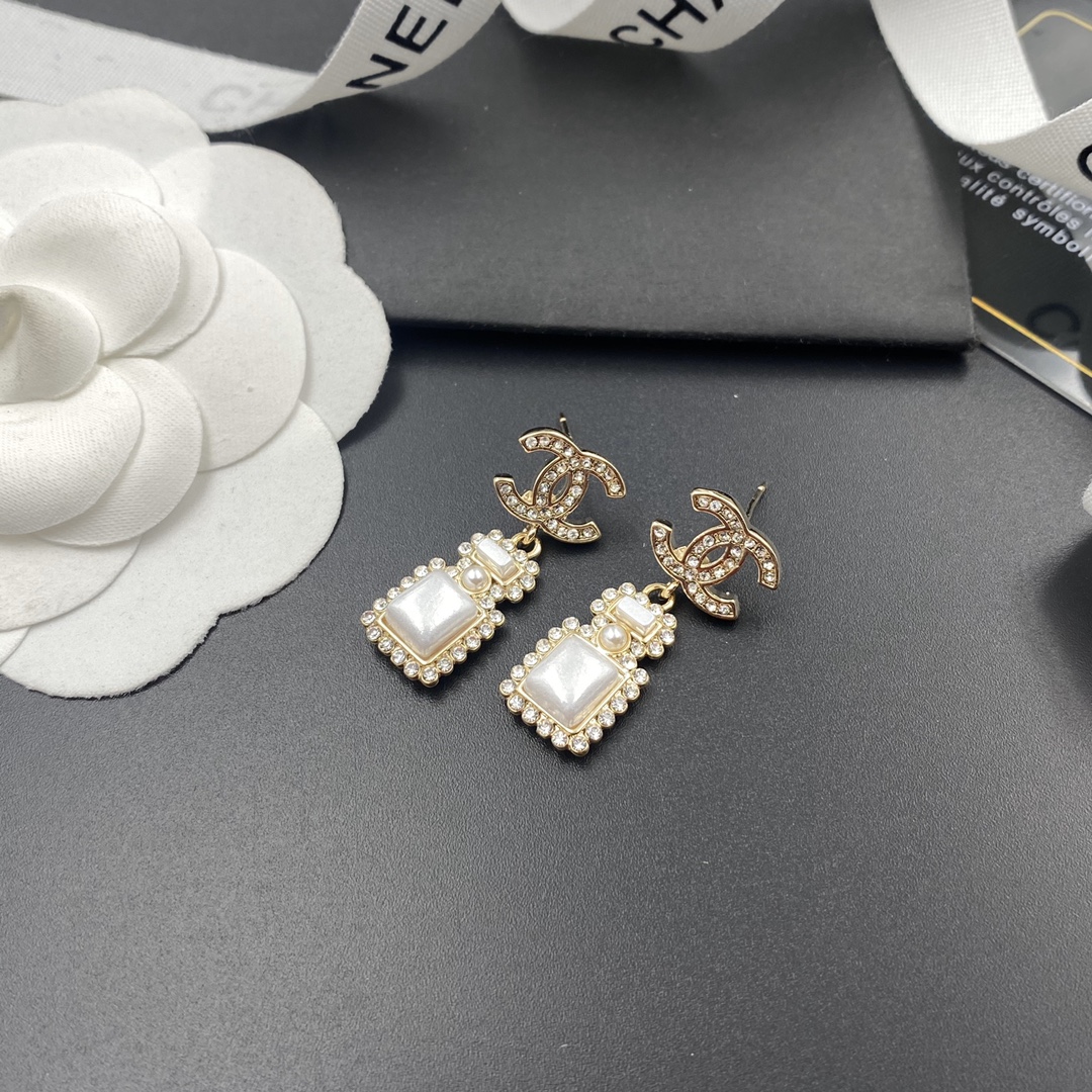 A824 Chanel earring 108338
