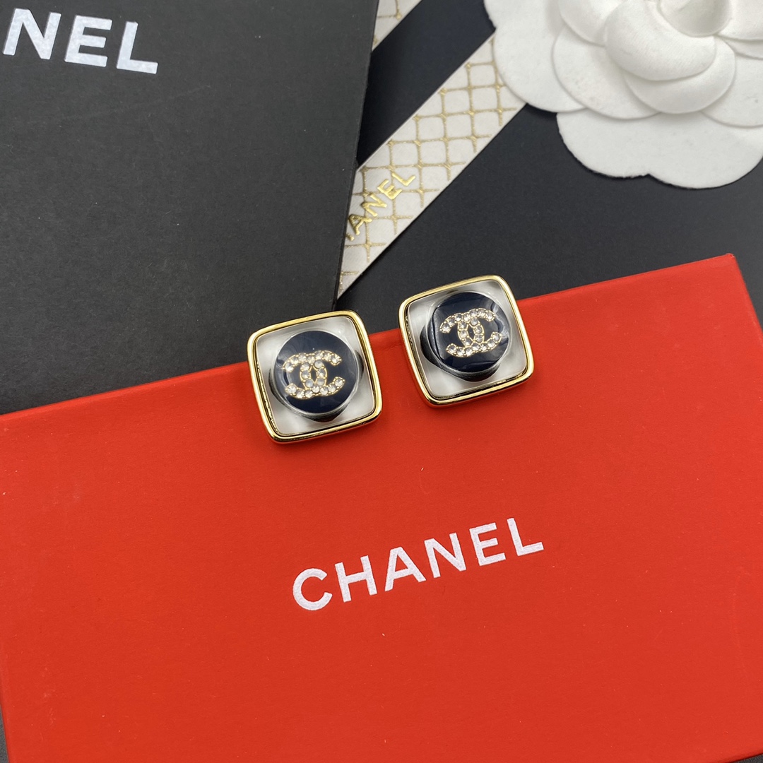 A022  Chanel earring 108478