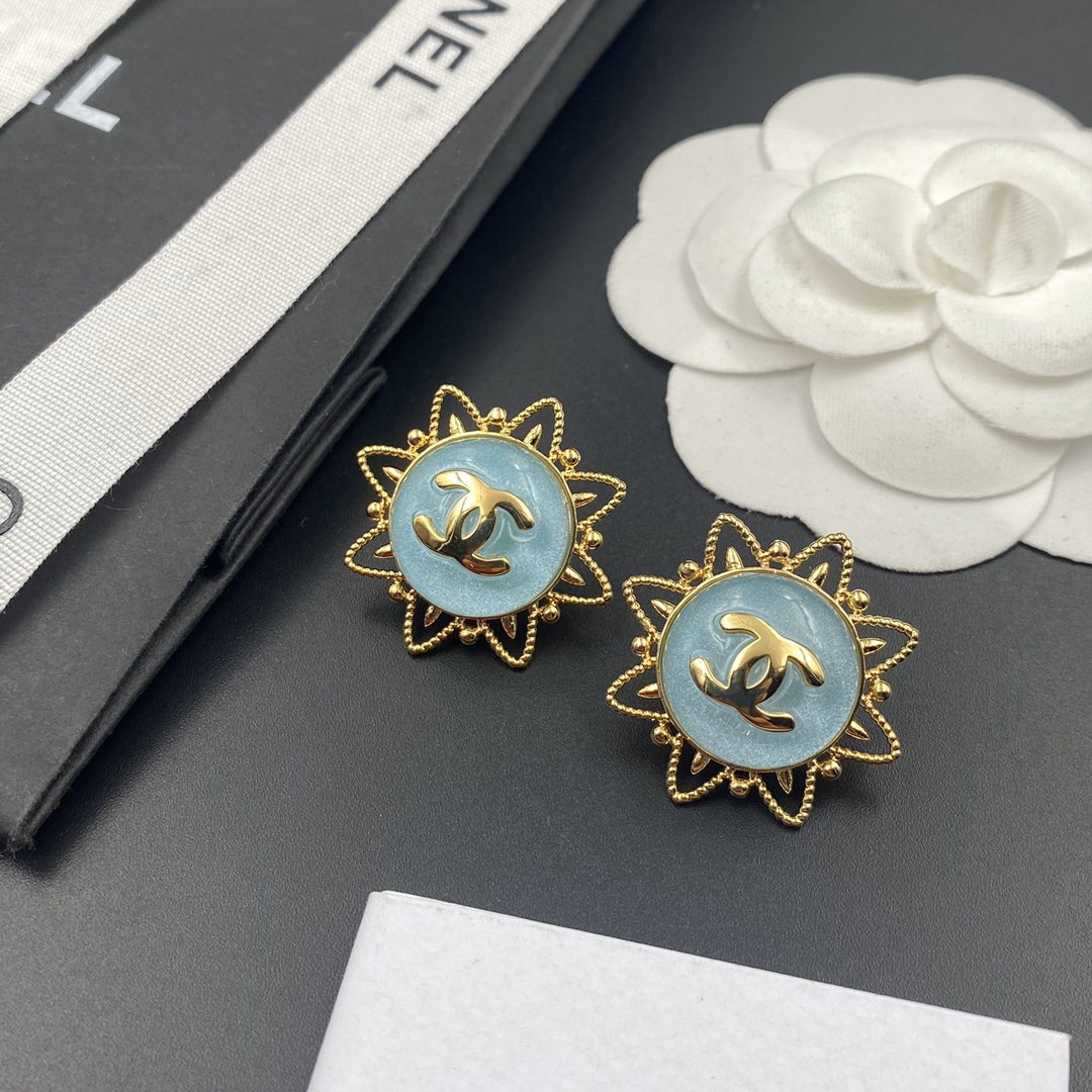 A072  Chanel earring 108485