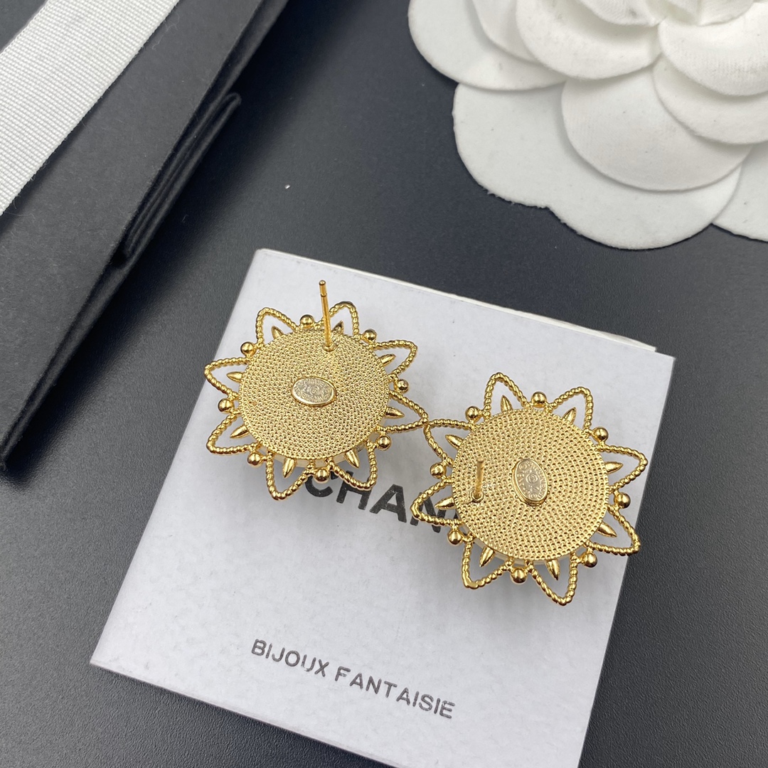 A072  Chanel earring 108485