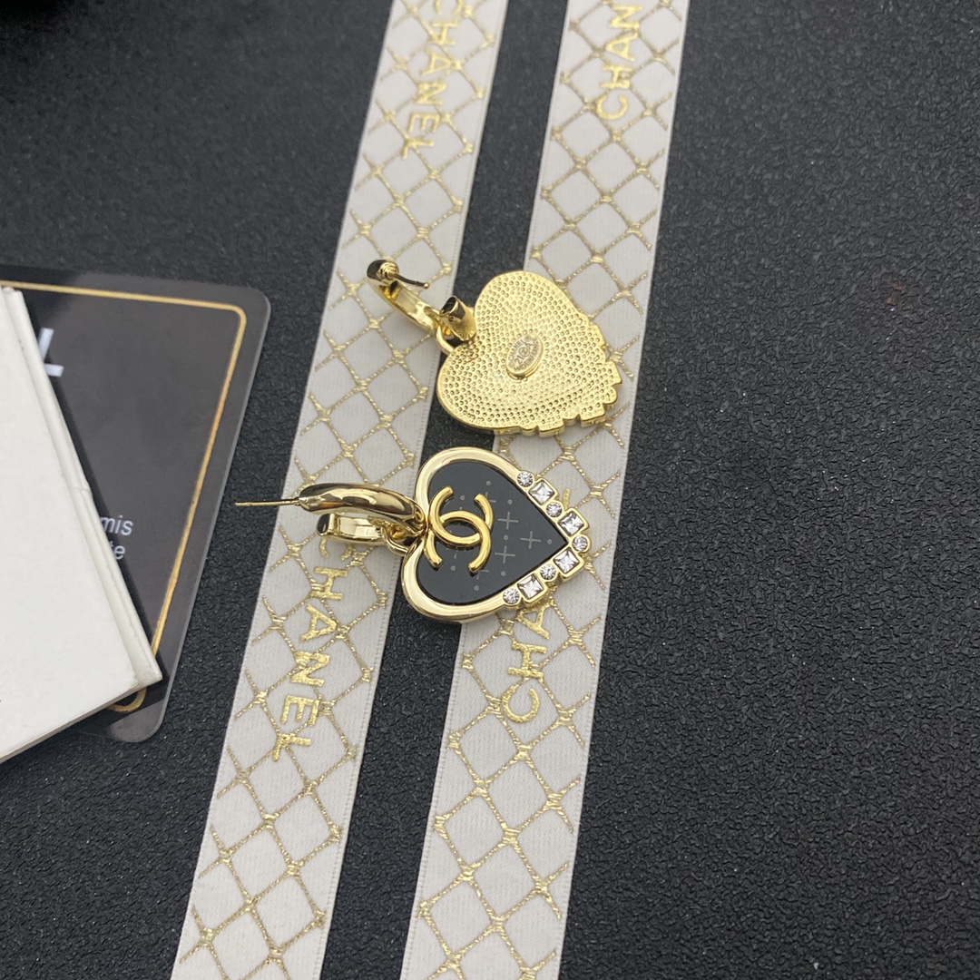 A439 Chanel earring 106298