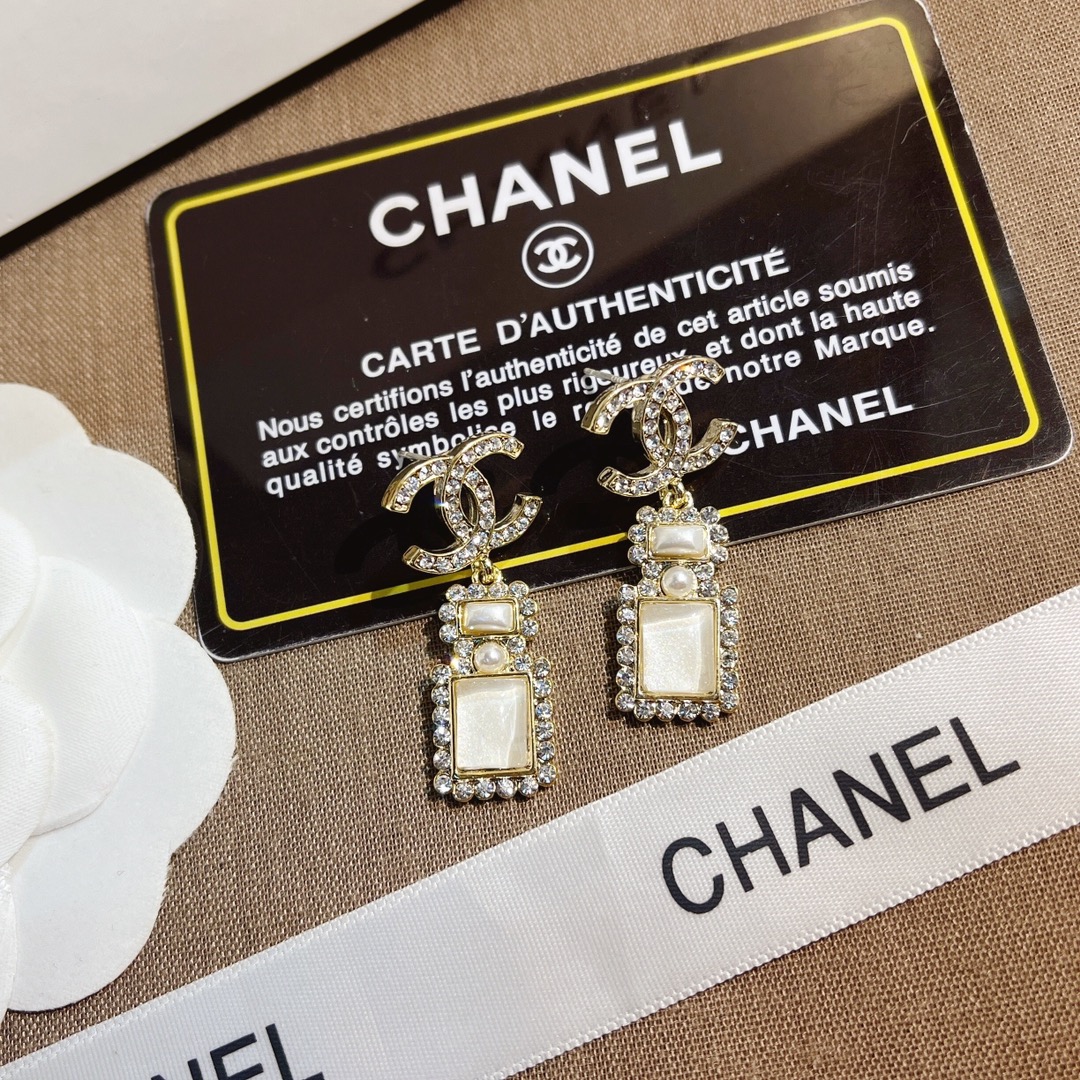 A673    Chanel earring 108581