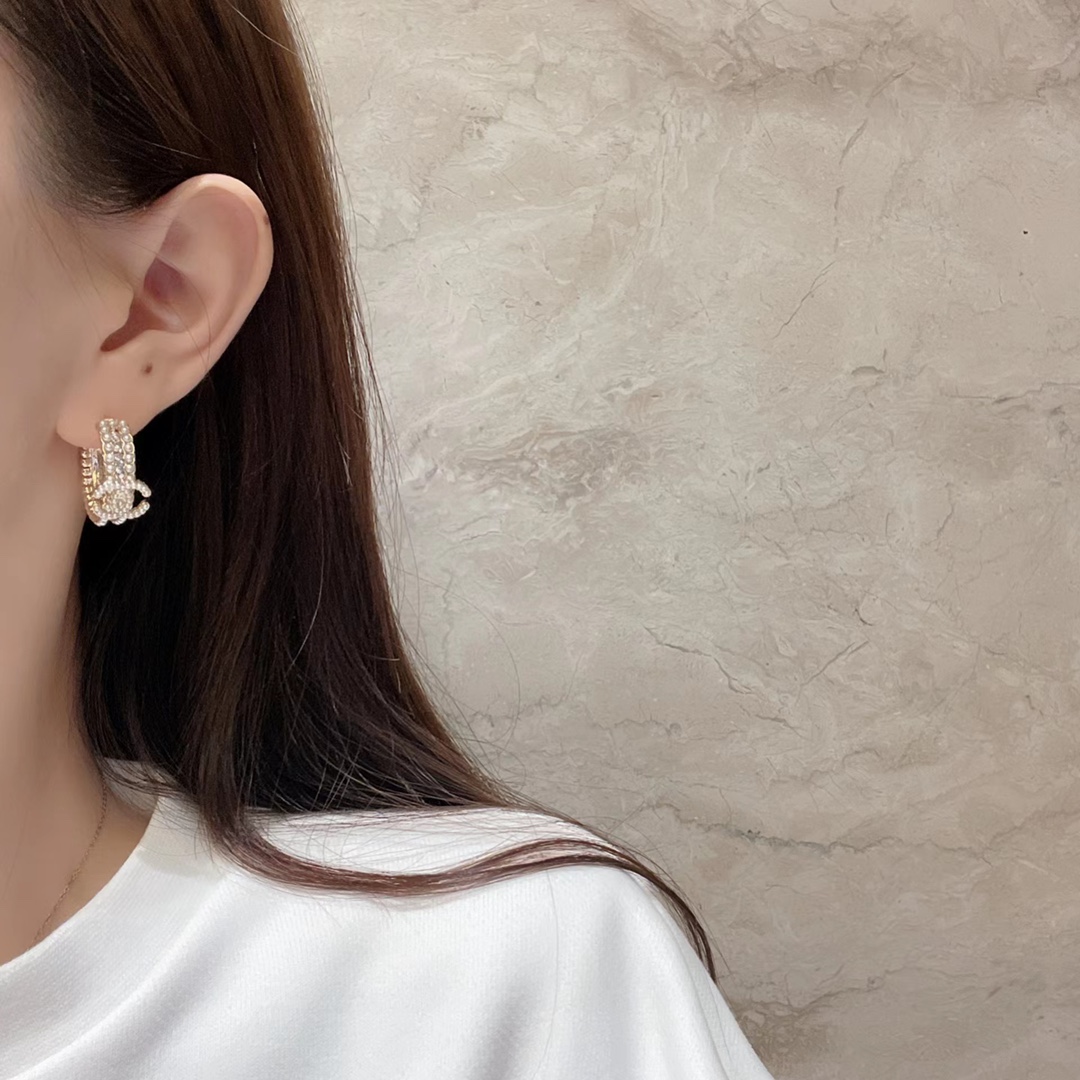 A676    Chanel earring 108582