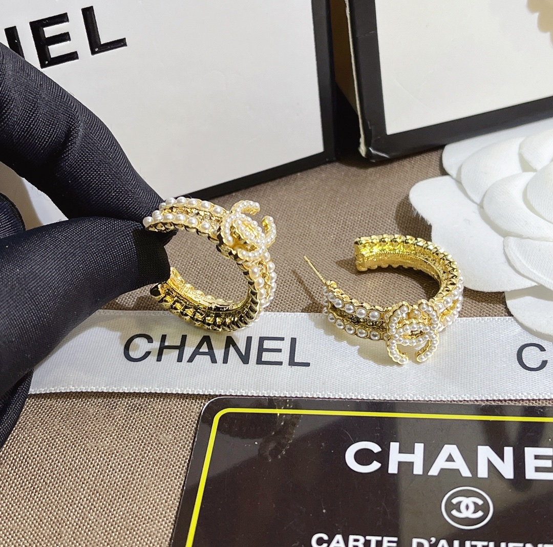 A676    Chanel earring 108582