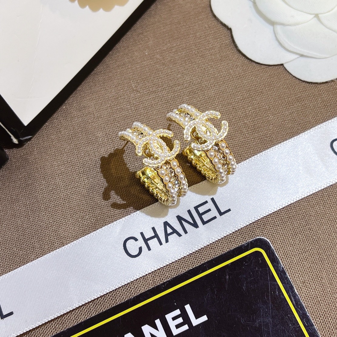 A676    Chanel earring 108582
