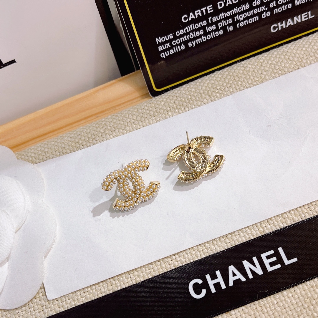 A679   Chanel earring 108583