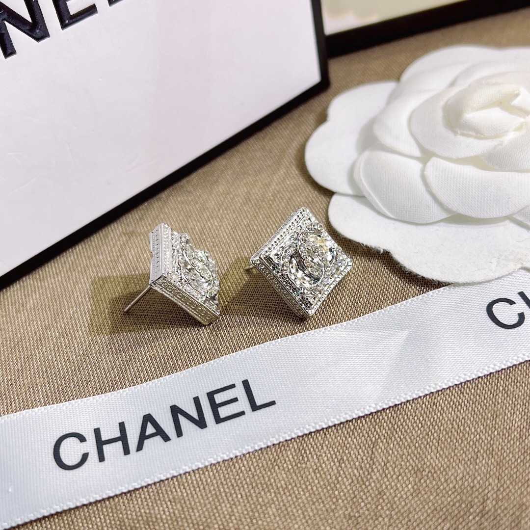 A697   Chanel earring 108587