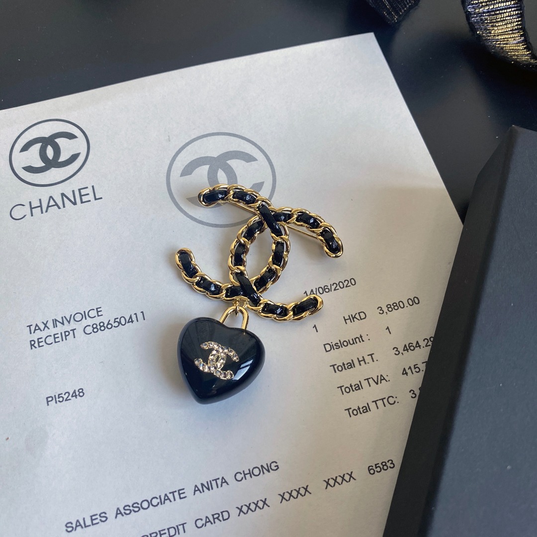 C082  Chanel brooch 108260