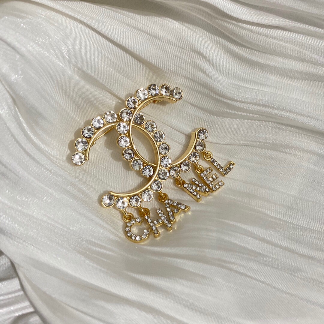 Chanel brooch 108386
