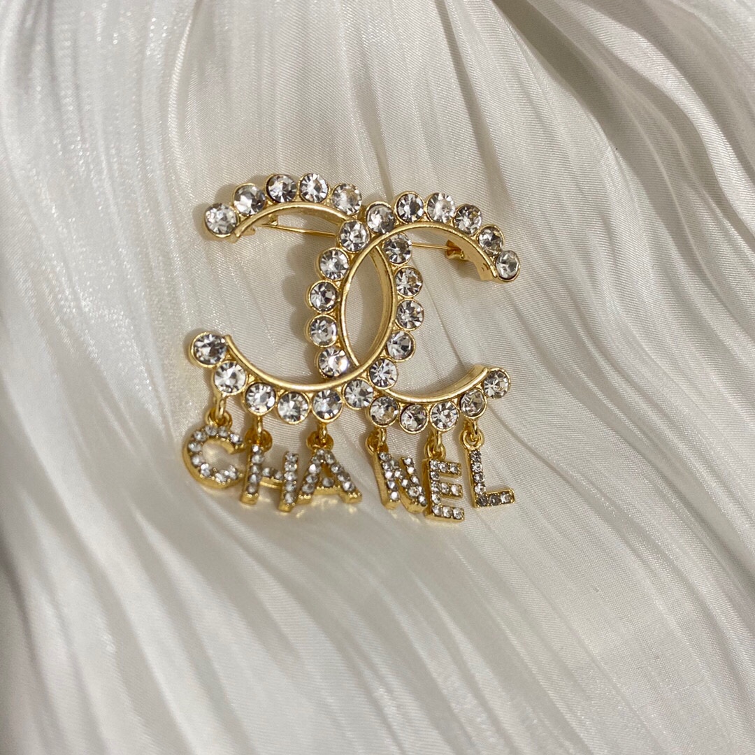 Chanel brooch 108386