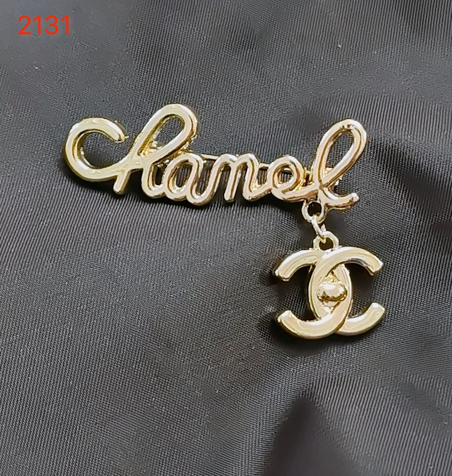Chanel brooch 108397