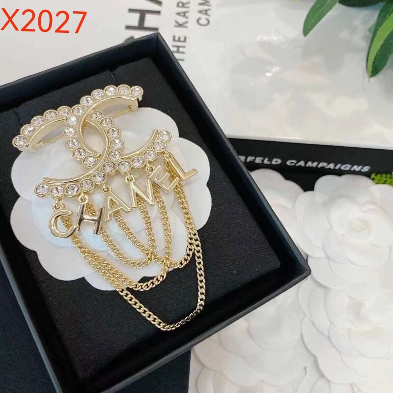 Chanel brooch 108420