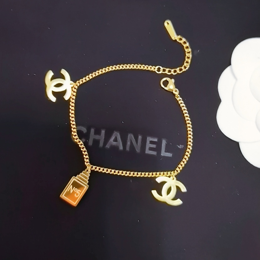 Chanel bracelet 108407