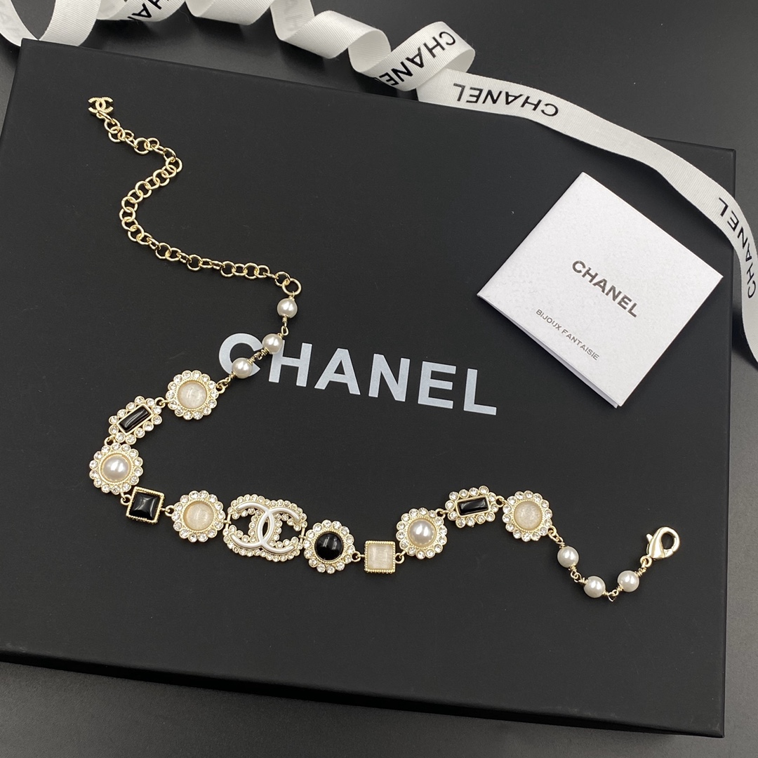 B315 Chanel necklace 108278