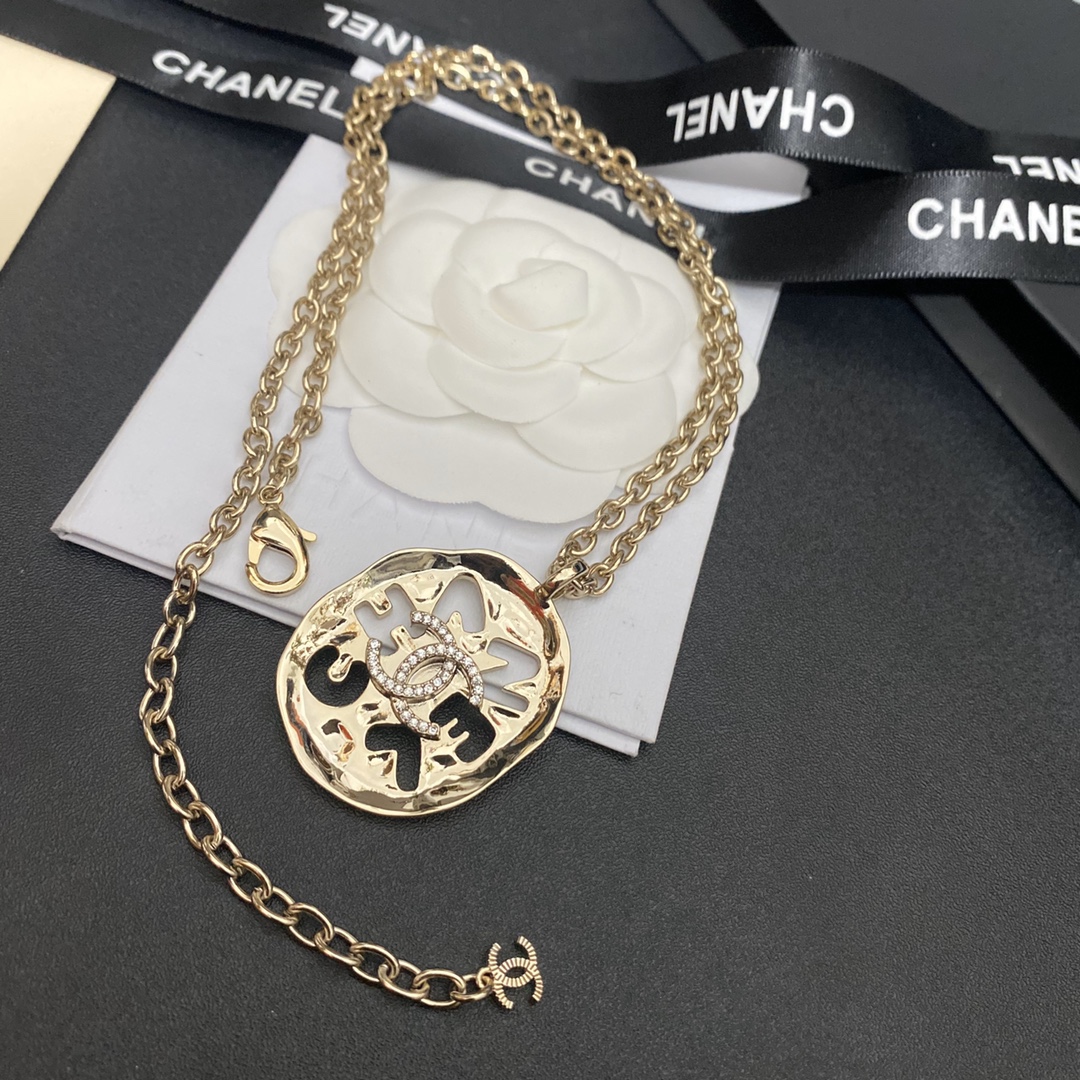 B312 Chanel necklace 108286